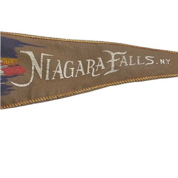 Vintage Felt Souvenir Pendants from Niagara Falls and Hoover Dam - Picture 7 of 8